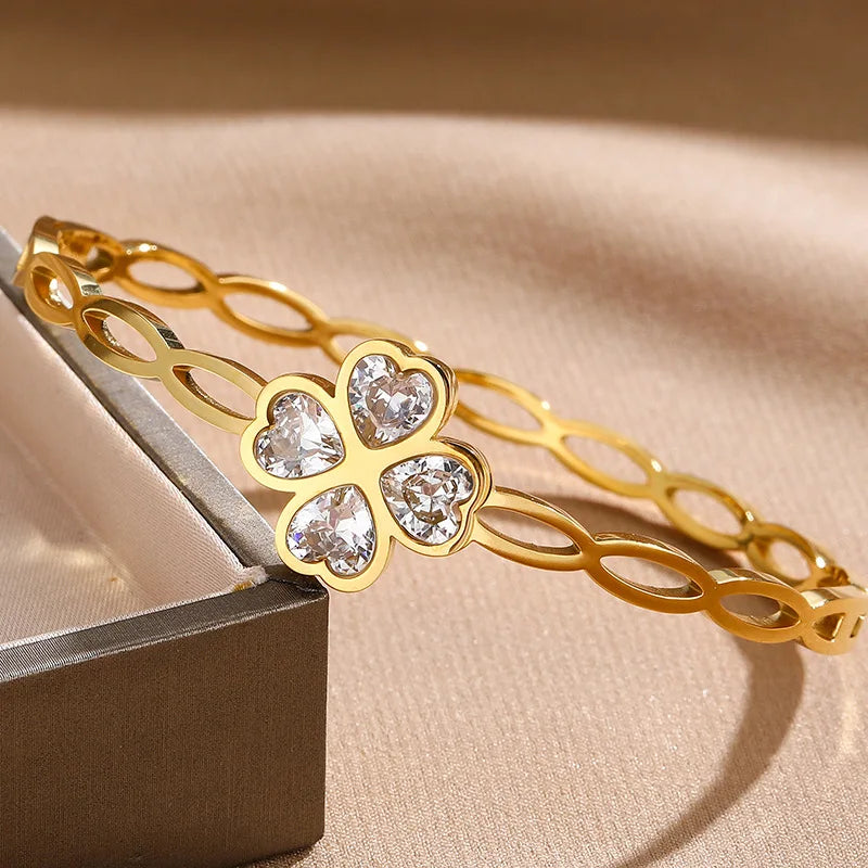 Leaf Clover Zircon Bracelet