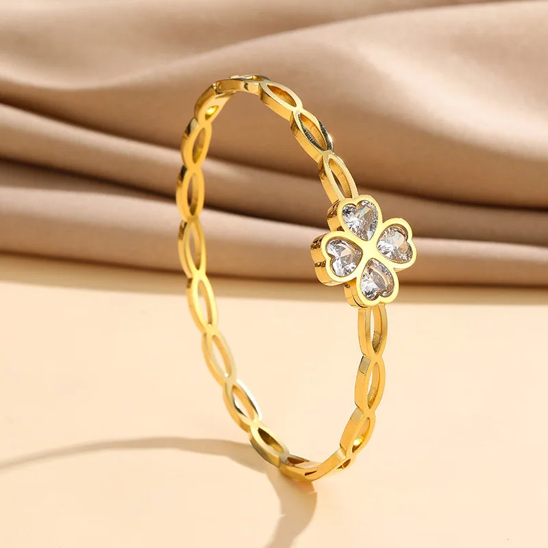 Leaf Clover Zircon Bracelet