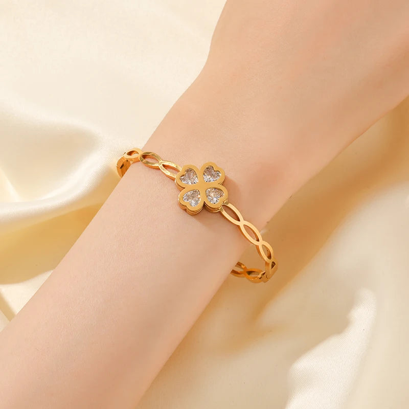 Leaf Clover Zircon Bracelet